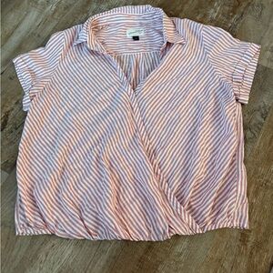 Universal Thread Pink and white Shirt